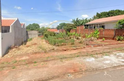 Terreno de 300 m2 - potencial para construir 2 casas  geminadas.