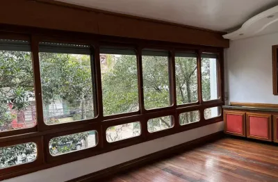 Vende-se apartamento com 3 quartos( 1 suíte), 111m² e 1 vaga – auxiliadora