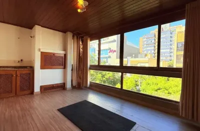 Vende-se apartamento com 3 quartos(1 suíte), sacada, churrasqueira e 1 vaga – 11