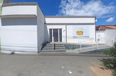 Sala comercial com 7 salas para alugar na Rua Rui Barbosa, 1793, Centro, Campo Grande