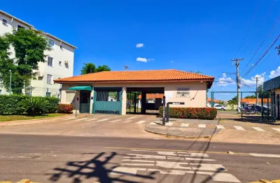 Apartamento com 2 quartos para alugar na Rua Cesar Ramos dos Santos, 351, Parque Residencial Rita Vieira, Campo Grande