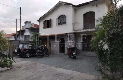 Casa com 4 quartos para alugar na Avenida Doutor Arnaldo, --, Sumaré, São Paulo