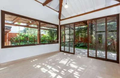 Casa com 4 quartos à venda na Rua Teodoro Ramos, --, Pacaembu, São Paulo