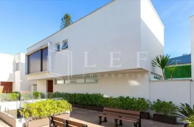 Casa em condomínio fechado com 4 quartos à venda na Rua Professor Henrique Neves Lefevre, --, Jardim Petrópolis, São Paulo