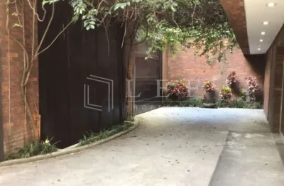 Casa comercial para alugar na Rua Professor Artur Ramos, --, Jardim Europa, São Paulo
