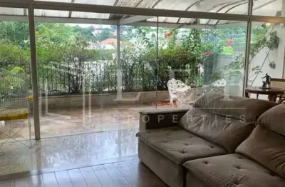Excelente casa para modernizar na melhor região do pacaembu.