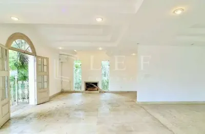 Casa com 5 quartos à venda na Rua Ubatuba, --, Pacaembu, São Paulo