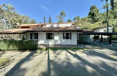 Casa em condomínio fechado com 3 quartos para alugar na Rua Carambola, 983, Algarve, Cotia