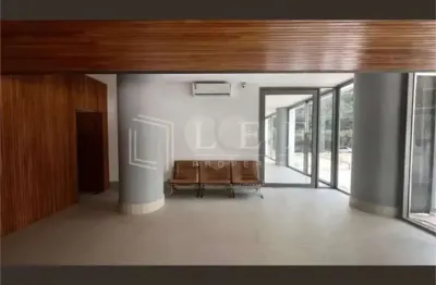 Apartamento com 3 quartos à venda na Rua Carlos Millan, --, Jardim Europa, São Paulo