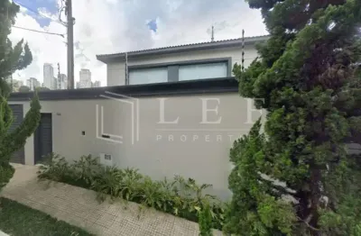 Casa com 4 quartos à venda na Rua Itatiba, --, Pacaembu, São Paulo