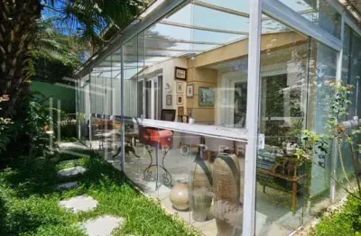 Casa em condomínio fechado com 2 quartos à venda na Pç Renzo Pagliari, --, Cidade Jardim, São Paulo