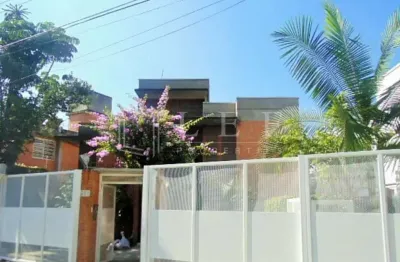Casa com 4 quartos à venda na Rua Petrópolis, --, Sumaré, São Paulo