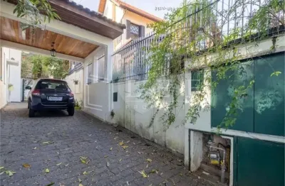 Casa com 4 quartos à venda na Rua Itapemirim, --, Pacaembu, São Paulo