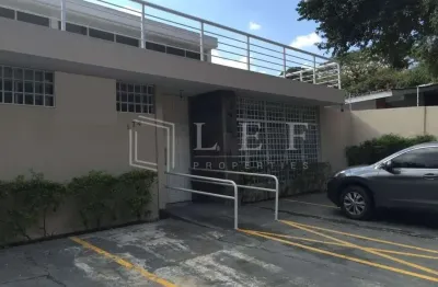 Casa com 4 quartos para alugar na Rua Japiaçóia, --, Alto de Pinheiros, São Paulo