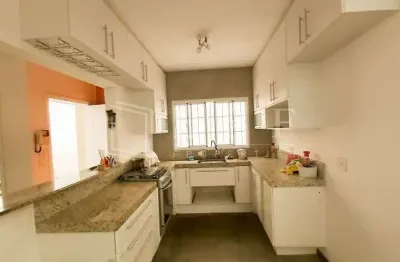 Casa com 4 quartos para alugar na Rua Aleixo Jorge, --, Sumaré, São Paulo