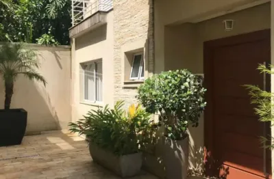 Casa em condomínio fechado com 6 quartos à venda na Rua Cristóvão Pereira, --, Campo Belo, São Paulo