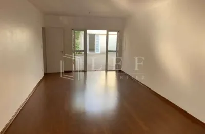 Casa com 4 quartos para alugar na Rua do Minho, --, Jardim Luzitânia, São Paulo