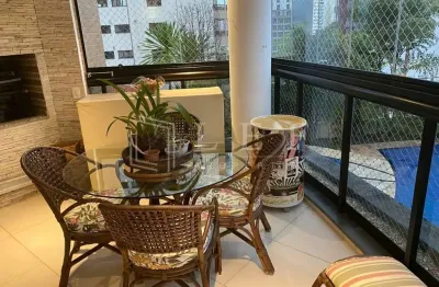 Apartamento com 3 quartos para alugar na Rua Apinajés, --, Sumaré, São Paulo