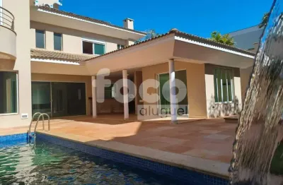 Maravilhosa casa com 4 suítes bem localizada em condomínio fechado na zona sul