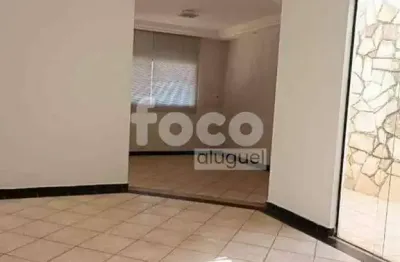 Casa para aluguel, 3 quartos, 2 suítes, 2 vagas, Vigilato Pereira - Uberlândia/MG