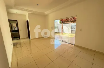 Casa para aluguel, 3 quartos, 1 suíte, 2 vagas, Granada - Uberlândia/MG
