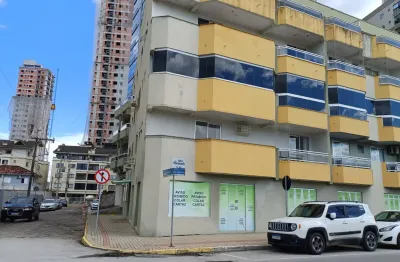 Apto locação anual frente para o mar, com 3 quartos, sendo 1 suite, em balneário perequê - porto belo - sc.