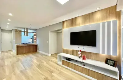 Apartamento com 2 quartos, todo reformado à venda no guarujá, praia da enseada.