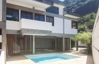 Imperdível casa à venda no Jardim Botânico, Rio de Janeiro-RJ: 4 quartos, 1 suíte, 3 salas, 4 banheiros, 2 vagas de garagem, 456m².