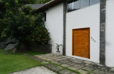 Venda de luxuosa casa de condomínio no itanhangá, rio de janeiro - 7 quartos, 4 suítes, 5 salas e 1.200m² de área.
