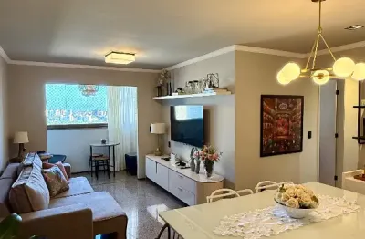 Apartamento no cocó com 3 quartos, nascente, andar alto e 2 vagas de garagem.