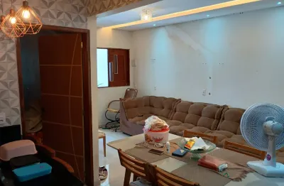 Casa para troca em maceió/al | porcelanato e móveis planejados na cozinha