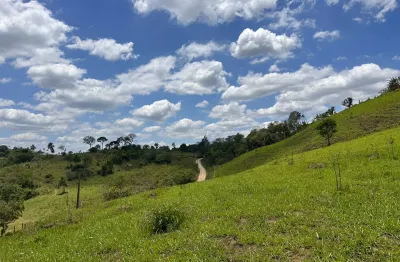 Vende-se lote com fácil acesso em bairro rural em arujá