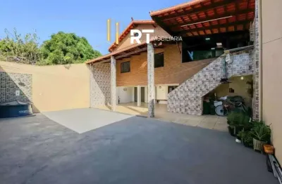 Casa com 6 quartos à venda no Davanuze, Divinópolis 
