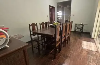 Casa à venda em Divinópolis, Esplanada, com 5 quartos, 385 mtsm²