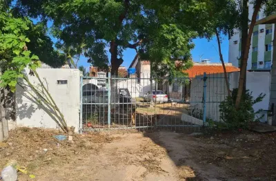 Casa ampla próximo à beira-mar em rio doce – 650m² de terreno
