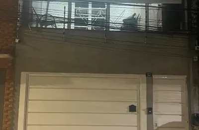 Casa de 3 dormitórios com ótima localização r$ 3.000 locação