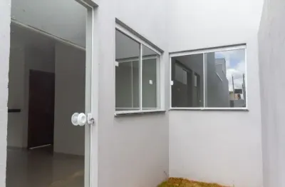 Casa nova em rua paralela a avenida boulanger projeto 3 casas