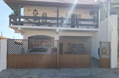 Casa com 5 quartos à venda na Rua Lucimara Godoy Zambonini, 235, Jardim Gonçalves, Sorocaba