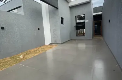 Vende-se casa localizada na região do coopagro!sobra de terreno!