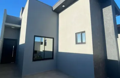 Vende-se casa localizada na região da coopagro, com projeto e acabamentos diferenciados. região com extrema valorização