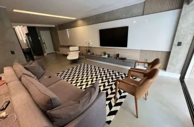 Lindíssimo apartamento - fino acabamento- 168 mts - 2 quadra da praia posto 9
