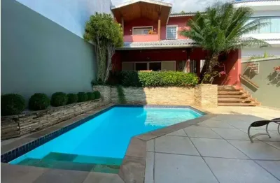 Lindíssima casa e  super aconchegante em condomínio encantador