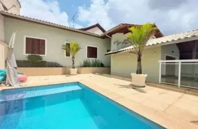 Lindíssima casa em condomínio - 4 quartos - piscina - área gourmet