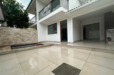 Condomínio jardim uruçanga - totalmente reformado - 3 quartos - piscina  - área gourmet