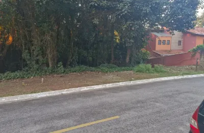 Terreno com excelente topografia a venda no condominio são fernando residência