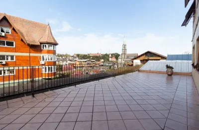 Apartamento garden na rua coberta de gramado à venda, 3 dormitórios, hidromassagem 01 vaga- centro - gramado rs