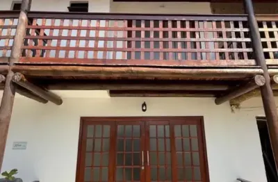 Casa/village em ótima localizacão, fino acabamento em itapuã