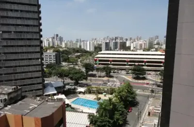 Lindo apartamento no alto do itaigara, andar alto ótima localização.