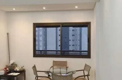 Apartamento com 4/4 em ótima localização na pituba, com 3 vagas de garagem.