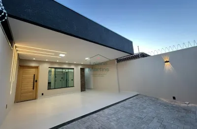 Linda casa nova na 307 sul com 3 suítes + área gourmet + sistema de automação